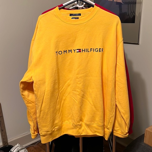 💫LIKE NEW💫 Tommy Hilfiger Crewneck - Picture 1 of 3